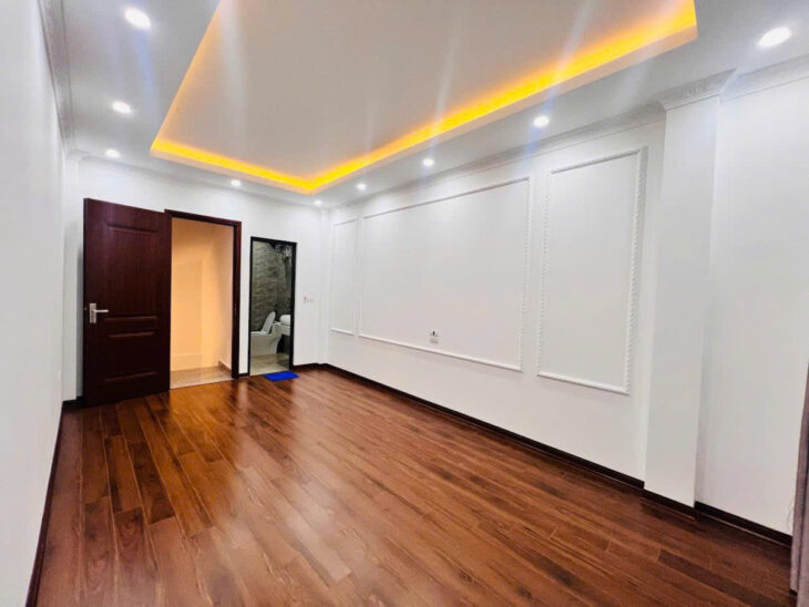 NHÀ MỚI LÁNG HẠ KÍNH KONG – THIẾT KẾ HIỆN ĐẠI 30m2 5 tầng mặt tiền 3.2m Giá 7.98 tỷ