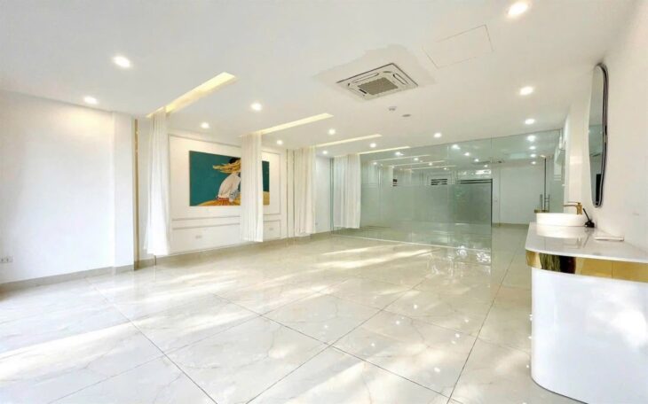 TOÀ VĂN PHÒNG VIP MẶT PHỐ HOÀNG NGÂN – 9 TẦNG – 2 MẶT THOÁNG – DÒNG TIỀN ỔN ĐỊNH