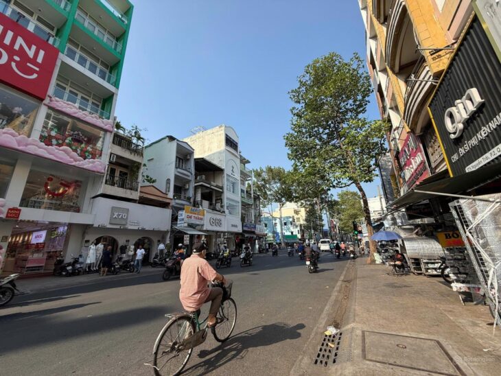 Cần cho thuê mặt bằng hoạt động trước mặt Nguyễn Trãi Q5 TPHCM