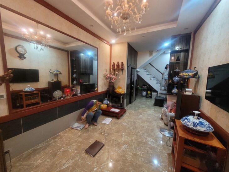 BÁN NHÀ TÔN ĐỨC THẮNG ĐỐNG ĐA NHÀ ĐẸP Ở LUÔN NGÕ RỘNG THOÁNG 5 TẦNG 7,5 TỶ