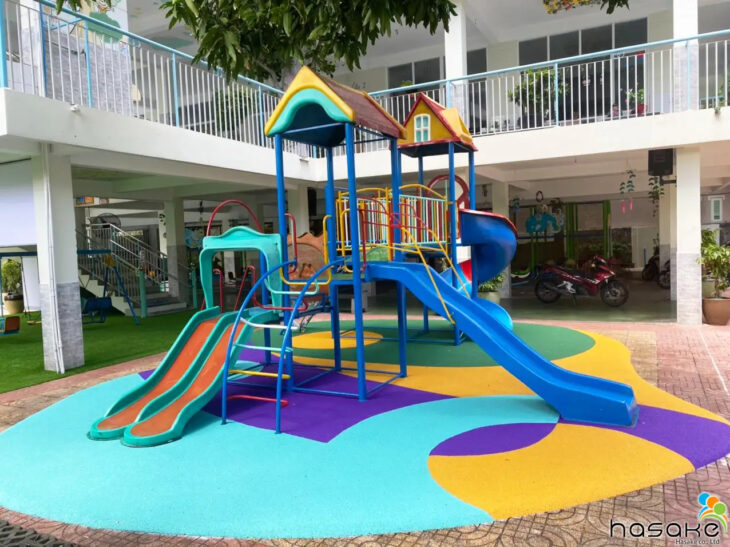 Chuyên thi công thiết bị sân chơi cho trẻ em tại TPHCM