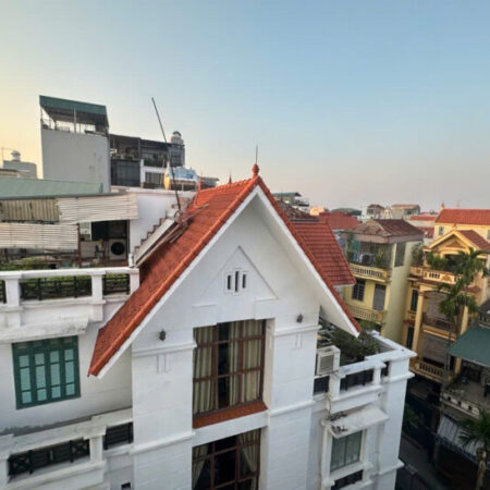 (Hiếm) Nghi Tàm nhà đẹp – thang máy – 2 mặt ngõ thông – thoáng vĩnh viễn – giá chỉ 18 tỷ.