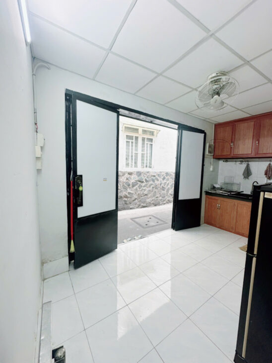 SÁT MẶT TIỀN TÔN ĐẢN Q4 DT NGANG 4.2 X DT 26 M2 CÓ 1 TỶ