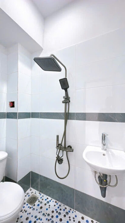 SÁT MẶT TIỀN HẺM 1 XẸT TRUNG TÂM Q4 HƠN 2 TỶ