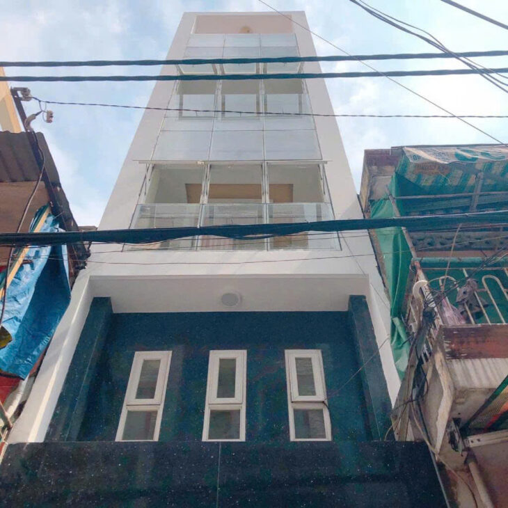 SÁT MẶT TIỀN VĨNH KHÁNH ĐƯỜNG TRƯỚC NHÀ NGANG 4M TRUNG TÂM Q4 CÓ 4 TỶ