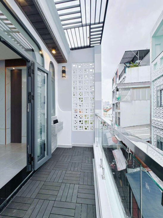 SÁT MẶT TIỀN HOÀNG DIỆU TRUNG TÂM Q4 CÓ 5 TỶ