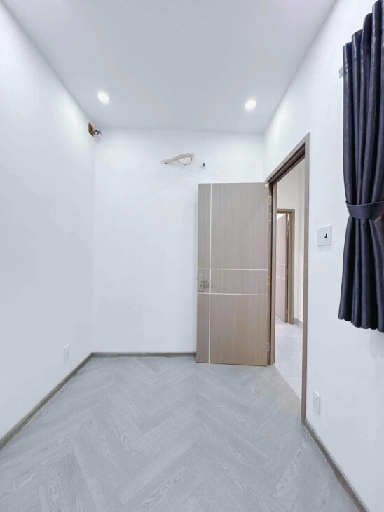 SÁT MẶT TIỀN HOÀNG DIỆU TRUNG TÂM Q4 CÓ 5 TỶ