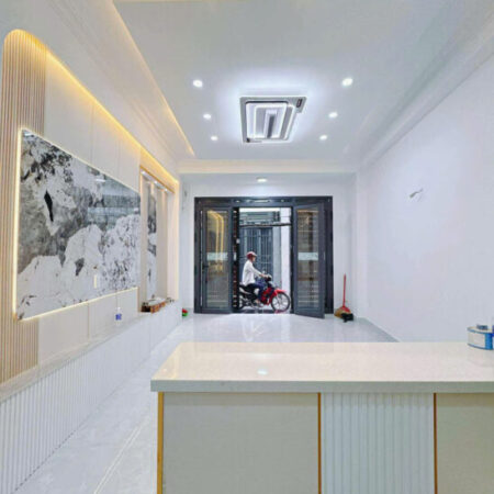 SÁT MẶT TIỀN HOÀNG DIỆU TRUNG TÂM Q4 CÓ 5 TỶ