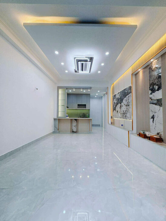 SÁT MẶT TIỀN HOÀNG DIỆU TRUNG TÂM Q4 CÓ 5 TỶ