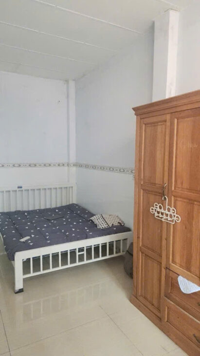 SÁT MẶT TIỀN XÓM CHIẾU DIỆN TÍCH 50 M2 CÓ 5 TỶ TRUNG TÂM Q4