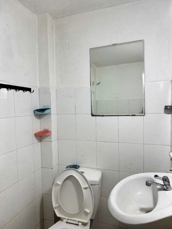 SÁT MẶT TIỀN XÓM CHIẾU DIỆN TÍCH 50 M2 CÓ 5 TỶ TRUNG TÂM Q4