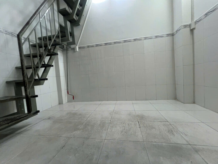 HẺM XE HƠI – 4 TẤM SỔ HỒNG CÓ HƠN 1 TỶ