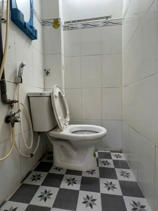 HẺM XE HƠI – 4 TẤM SỔ HỒNG CÓ HƠN 1 TỶ