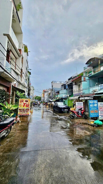 Cách mặt tiền đường xe hơi 🚗30 m Giá chỉ hơn 3 tỷ Trung Tâm Q4