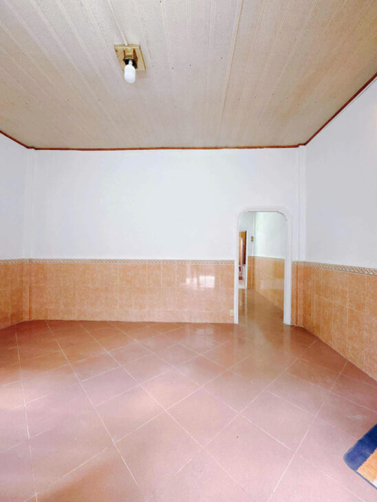 SÁT MẶT TIỀN TRUNG TÂM Q4 CÓ 59 TRIỆU M2 NGANG 10 DÀI 12 M