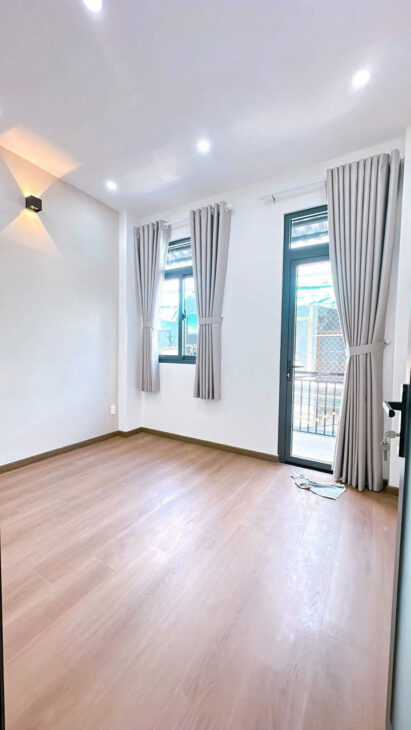 CÁCH 3 CĂN RA MẶT TIỀN NHÀ MỚI CÓ 4 TỶ DTDS 50 M2