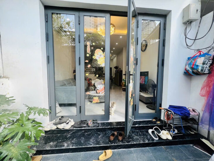 NHÀ ĐẸP LUNG LINH TẠI LẠC LONG QUÂN – OTO 7 CHỖ ĐỖ CỬA – NGÕ THÔNG – THIẾT KẾ HIỆN ĐẠI GIÁ NHỈNH 15