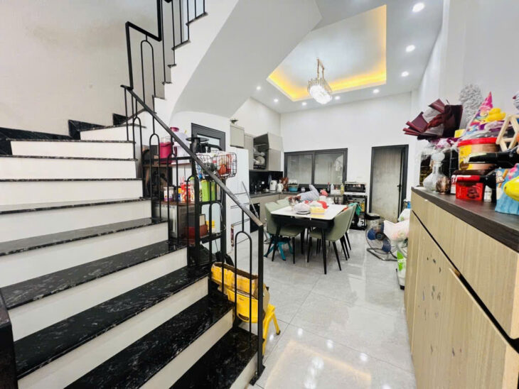 NHÀ ĐẸP LUNG LINH TẠI LẠC LONG QUÂN – OTO 7 CHỖ ĐỖ CỬA – NGÕ THÔNG – THIẾT KẾ HIỆN ĐẠI GIÁ NHỈNH 15