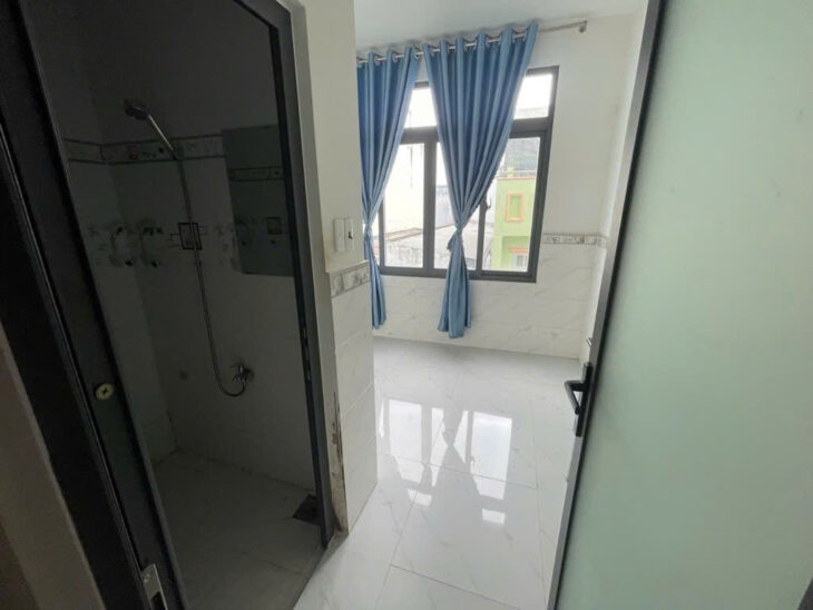 Nhà Hẻm Bùi Văn Ba, Quận 7: 4 Tầng, 7 Phòng Ngủ, Giá Hời Chỉ 5.5 Tỷ