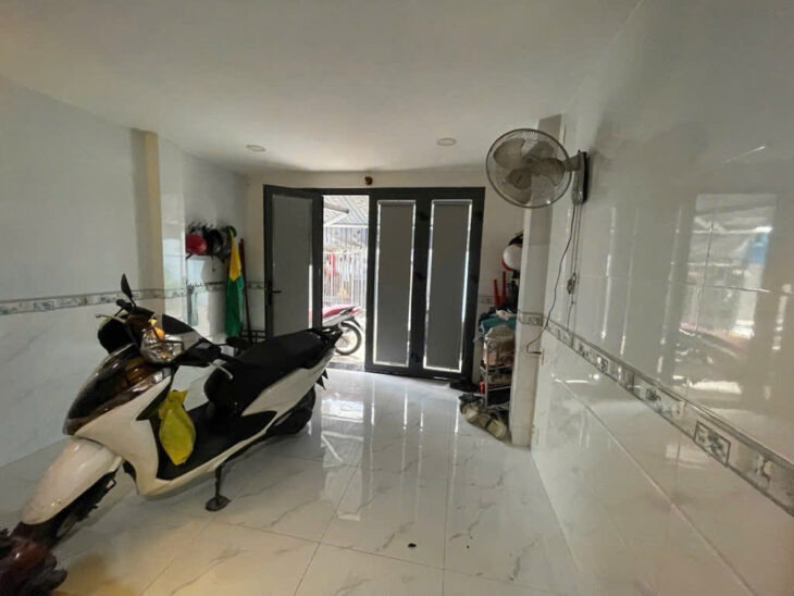 Nhà Hẻm Bùi Văn Ba, Quận 7: 4 Tầng, 7 Phòng Ngủ, Giá Hời Chỉ 5.5 Tỷ