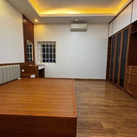 Lạc Long Quân- dân trí cao-tiện ích đầy đủ-thiết kế hiện đại-nhà mới ở ngay-5 tầng giá nhỉnh 10 tỷ.