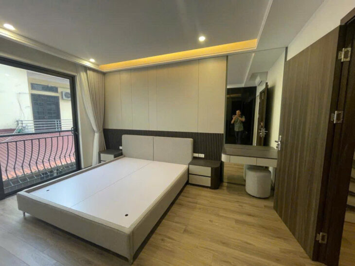 Bán nhà Cổ Linh 37m MT5m 6 tầng thang máy ô tô qua giá 10 tỷ