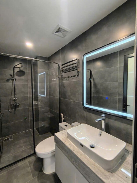 Bán nhà Cổ Linh 37m MT5m 6 tầng thang máy ô tô qua giá 10 tỷ