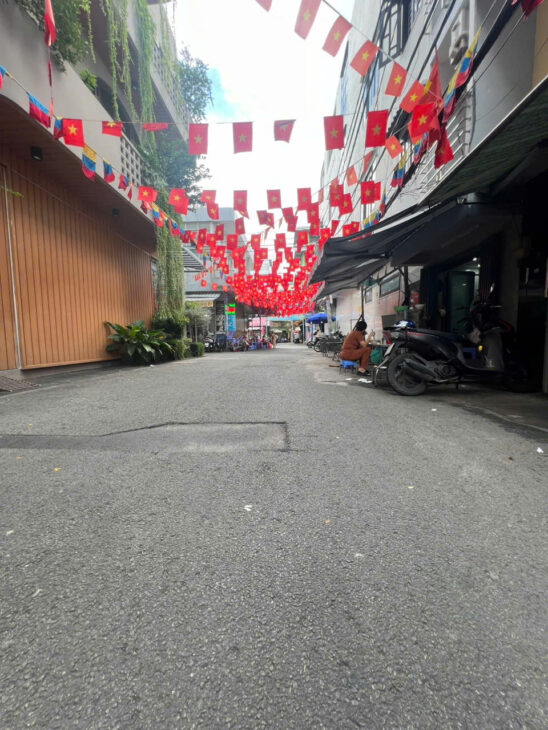 MẶT TIỀN XE HƠI TRUNG TÂM Q4 CÓ 7 TỶ