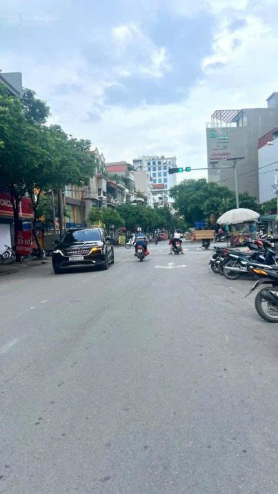 Cực hiếm! Mặt tiền 5,5m Ngô Thì Nhậm- Hà Đông. 60m2, giá chỉ 17,2 tỷ, phân lô vỉa hè, kinh doanh.