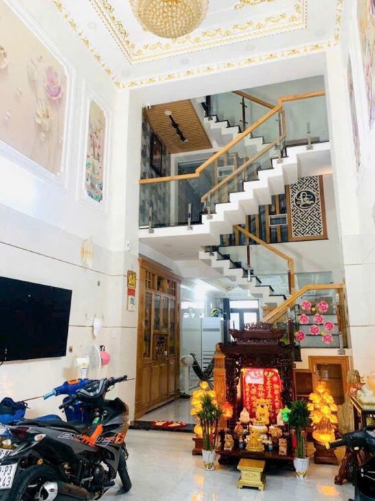 NHÀ ĐẸP BÌNH TÂN, GẦN LÊ VĂN QUỚI, 5 TẦNG, HẺM Ô TÔ, NHỈNH 8 TỶ