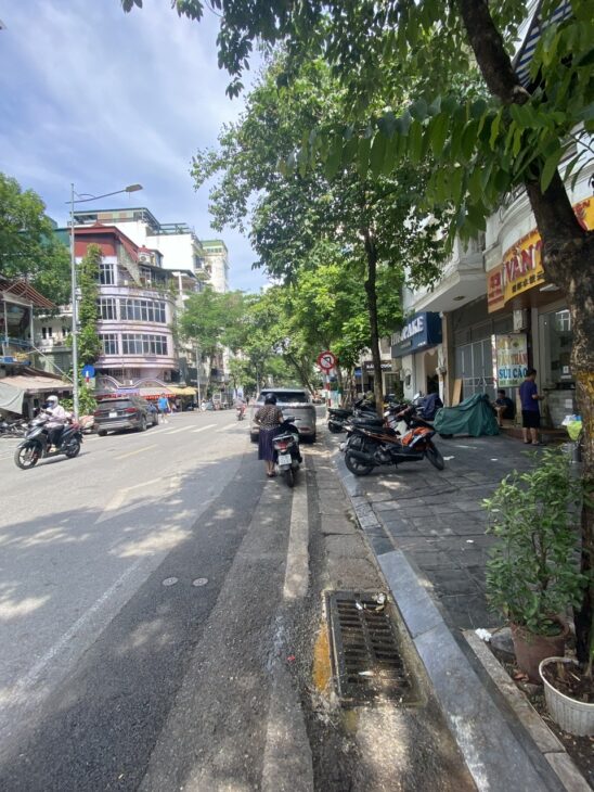 Bán Toà nhà mặt phố Tuệ Tĩnh – 140m² – 8 tầng thang máy – mặt tiền siêu khủng 7,3m – Giá chỉ 125 tỷ