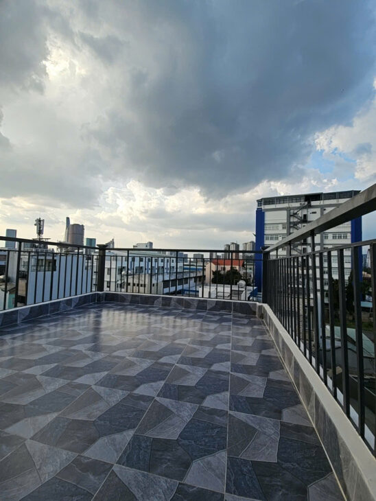 SÁT MẶT TIỀN TRUNG TÂM Q4 5 TẤM DTSD 150 M2 CÓ 5 TỶ