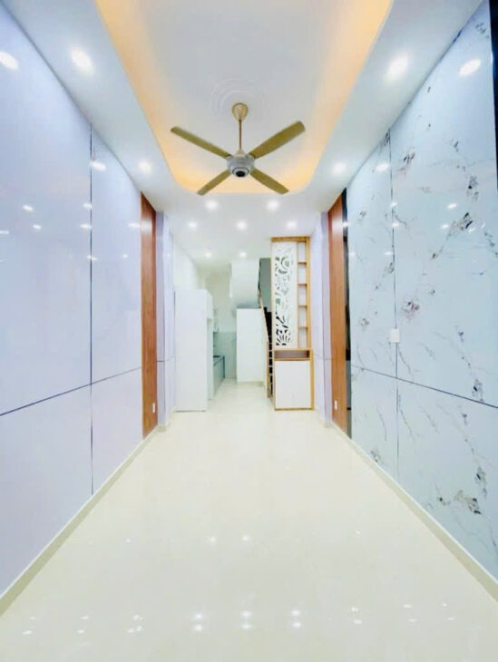 SÁT MẶT TIỀN TRUNG TÂM Q4 5 TẤM DTSD 150 M2 CÓ 5 TỶ