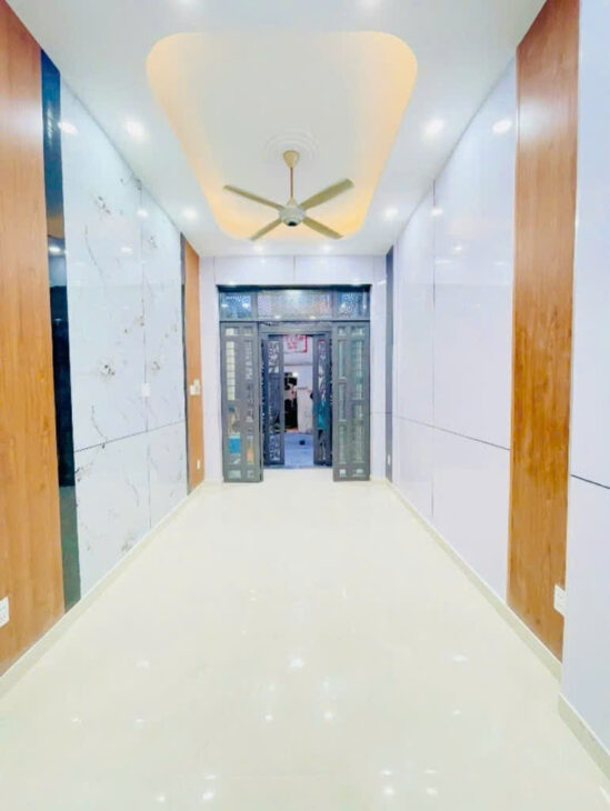 SÁT MẶT TIỀN TRUNG TÂM Q4 5 TẤM DTSD 150 M2 CÓ 5 TỶ