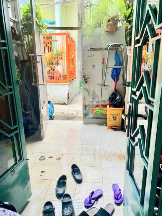 SÁT MẶT TIỀN XE HƠI Q4 DIỆN TÍCH 29 M2 ĐÚC BÊ TÔNG HƠN 2 TỶ