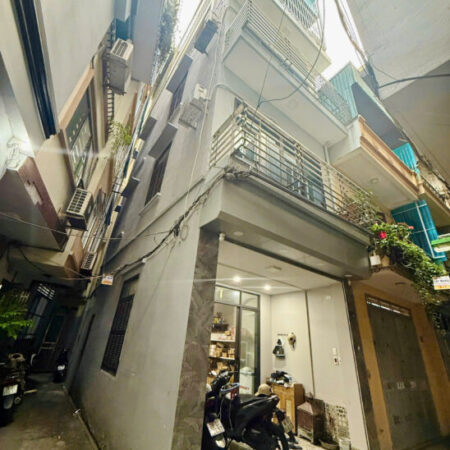 Nhà đẹp ở luôn phố Mạc Thị Bưởi – 5 tầng chắc chắn – 50m ra phố – chỉ 10.5 tỷ lh 0326.213.286