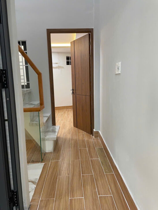 NI SƯ HUỲNH LIÊN-NHÀ MỚI TINH DỌN VÀO Ở NHÀ-NHỈNH 4 TỶ-XE HƠI ĐẬU TẬN CỬA-FULL TIỆN ÍCH