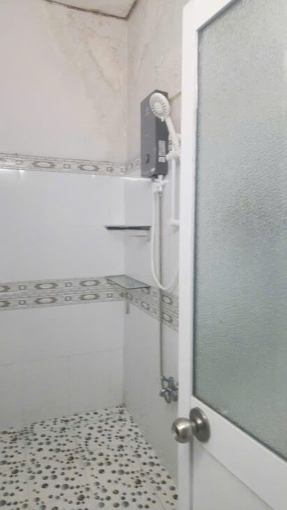 Ngay sát mặt tiền Xóm Chiếu Q4 trung tâm cách 2 căn nhà NGANG 7.5 X 7.15 THU NHẬP 20 TRIỆU THÁNG