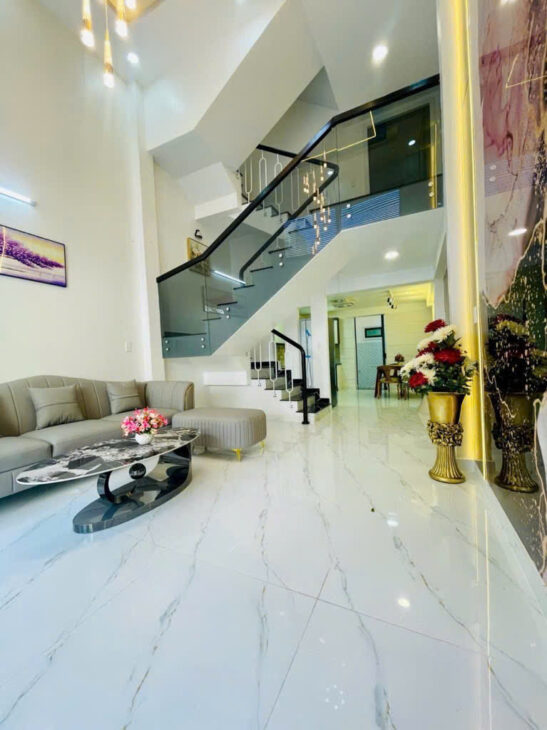 Bán nhà 5 tầng Siêu VIP , đường oto 8m , Huỳnh Tấn Phát