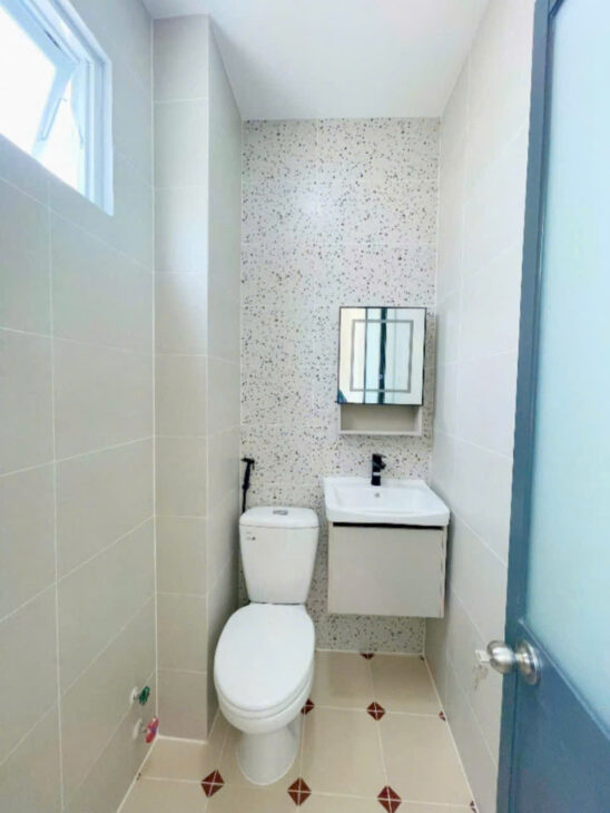 CÁCH MẶT TIỀN BẾN VÂN ĐỒN 15M XE HƠI NGANG 4 DIỆN TÍCH SD 53M2 CÓ 2 TỶ HƠN
