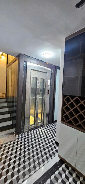 Bán nhà Tây Sơn 33m 6 tầng,thang máy,kinh doanh giá hơn 10 tỷ.
