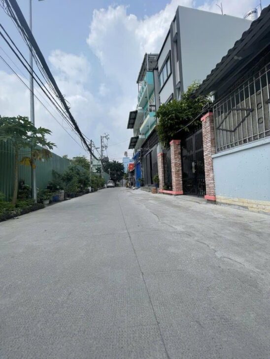 HẺM Ô TÔ ĐỖ CỬA – 83M2 – TRUNG TÂM PHƯỜNG PHÚ THUẬN, Q7 – 8 T.Ỷ NHỈNH (3Đ668)