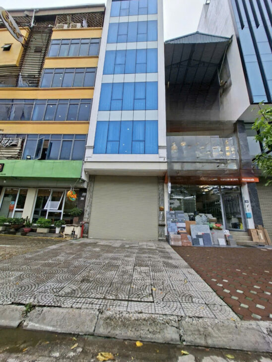BÁN 100 M ĐẤT SẴN NHÀ 3 TẦNG (CŨ) XUÂN LA ,TÂY HỒ,VỈA HÈ ,KINH DOANH,OTO TRÁNH.GIÁ;45 TỶ