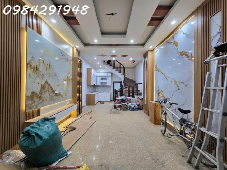 Bán nhà Vũ Tông Phan chỉ 25m ra mặt phố – S 43m 5 tầng – Sổ đỏ nở hậu