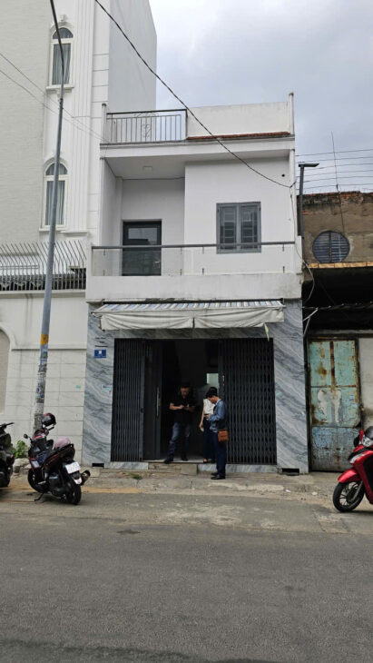 Bán nhà Mặt tiền 1 Lê Lộ, Phường Phú Thạnh, Khu họ Lê. DT 4,6 x 8, 1 trệt 1 lầu chỉ 5,5 tỷ Bán nhà Mặt tiền 1 Lê Lộ, Phường Phú Thạnh, Khu họ Lê. DT 4,6 x 8, 1 trệt 1 lầu chỉ 5,5 tỷ