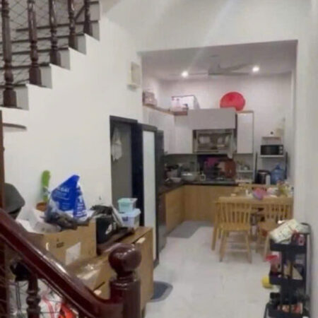 BÁN NHÀ AN DƯƠNG VƯƠNG 50 M 4 TẦNG 4 PN .MẶT NGÕ OTO 10 M.CHÀO:7.2 TỶ..SỔ ĐỎ CC.KHÔG QUY HOẠCH