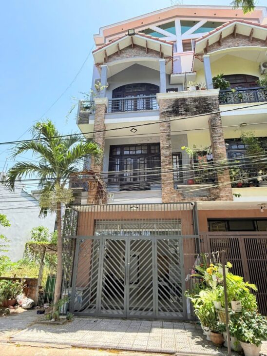 NHÀ ĐẸP – GIÁ TỐT – CHÍNH CHỦ Cần Bán 3 Nhà Vị Trí Đẹp Tại TRÚC BẠCH, BA ĐÌNH, TP HÀ NỘI