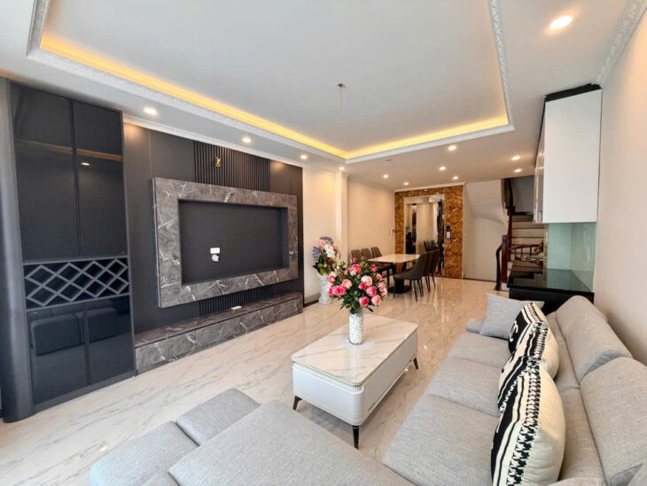 Bán nhà Cổ Linh 45m MT4.1m 6 tầng thang máy gara ô tô hơn 10 tỷ