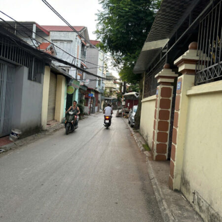 Cần tiền bán đất , Phố Bắc Cầu, Bồ Đề, cách 1 nhà ra oto, 5p tới cầu Long Biên, 48m2 4ty2 Cần tiền bán đất , Phố Bắc Cầu, Bồ Đề, cách 1 nhà ra oto, 5p tới cầu Long Biên, 48m2 4ty2