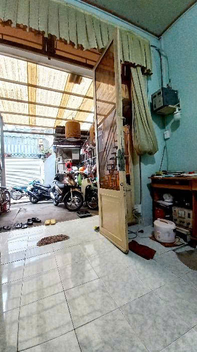 CÁCH MẶT TIỀN MAI VĂN VĨNH 2 CĂN NHÀ NGANG 4 DÀI 15 CÓ 99 TRIỆU M